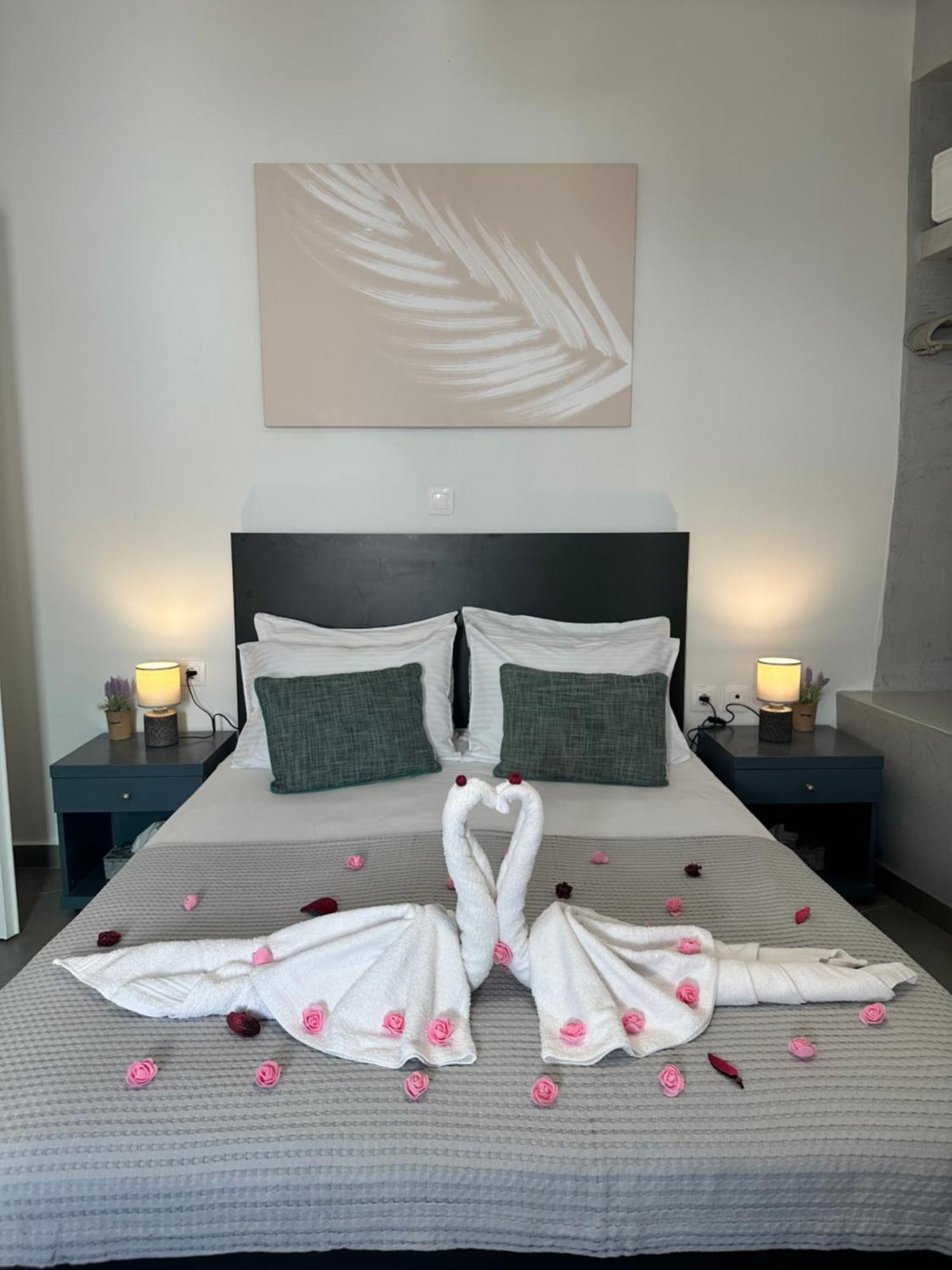 White Swallow Suite Santorini Vourvoulos Exterior photo
