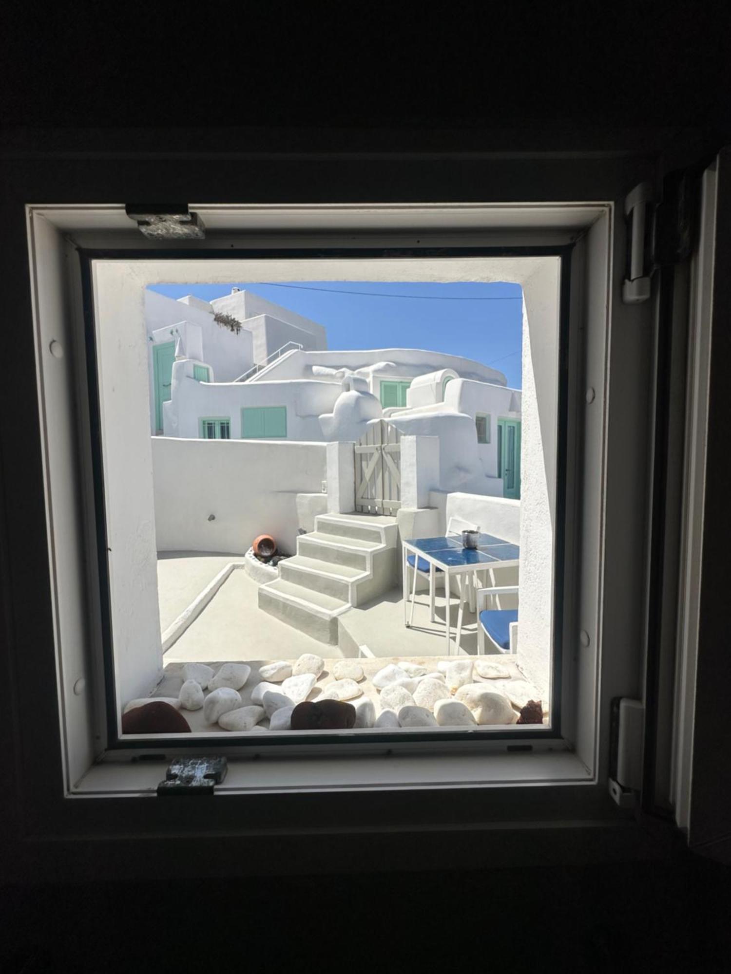 White Swallow Suite Santorini Vourvoulos Exterior photo